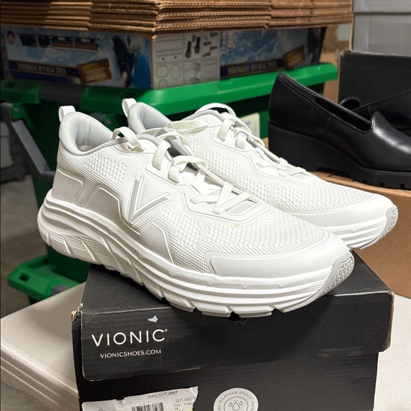 VIONIC MEN'S WALK MAX LACE UP SNEAKER - Picture 3 of 8
